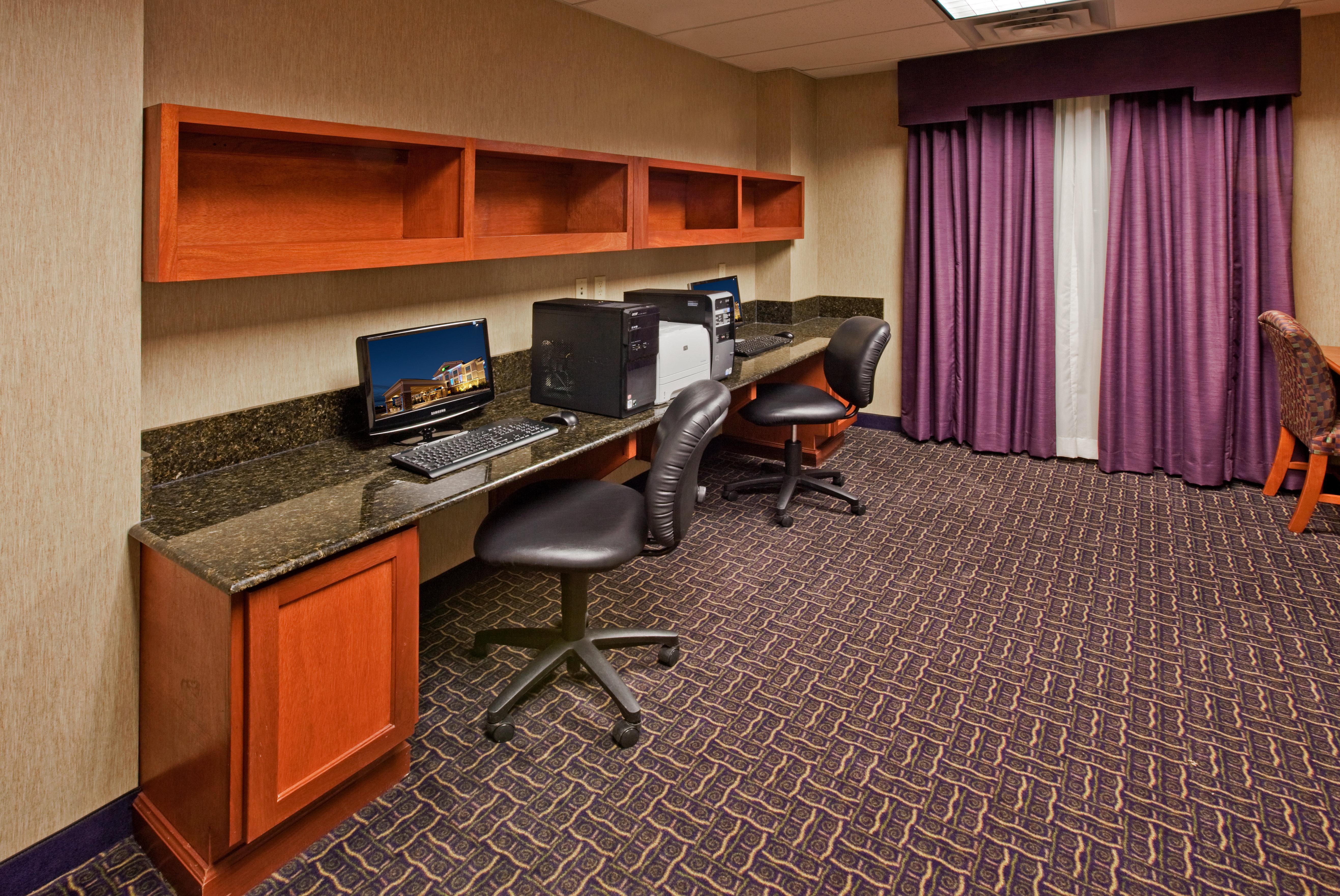 Holiday Inn Express Hotel And Suites Ada By Ihg Exterior photo
