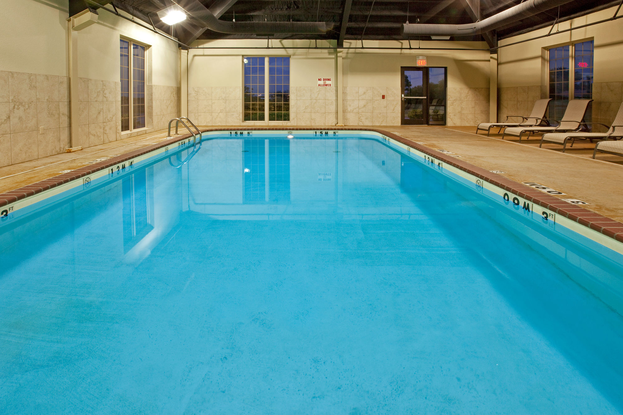 Holiday Inn Express Hotel And Suites Ada By Ihg Exterior photo